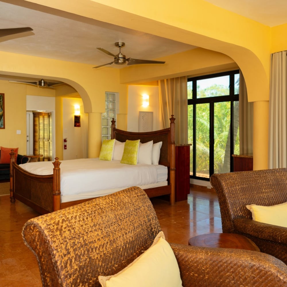 Villa Mission Bay in Belize City