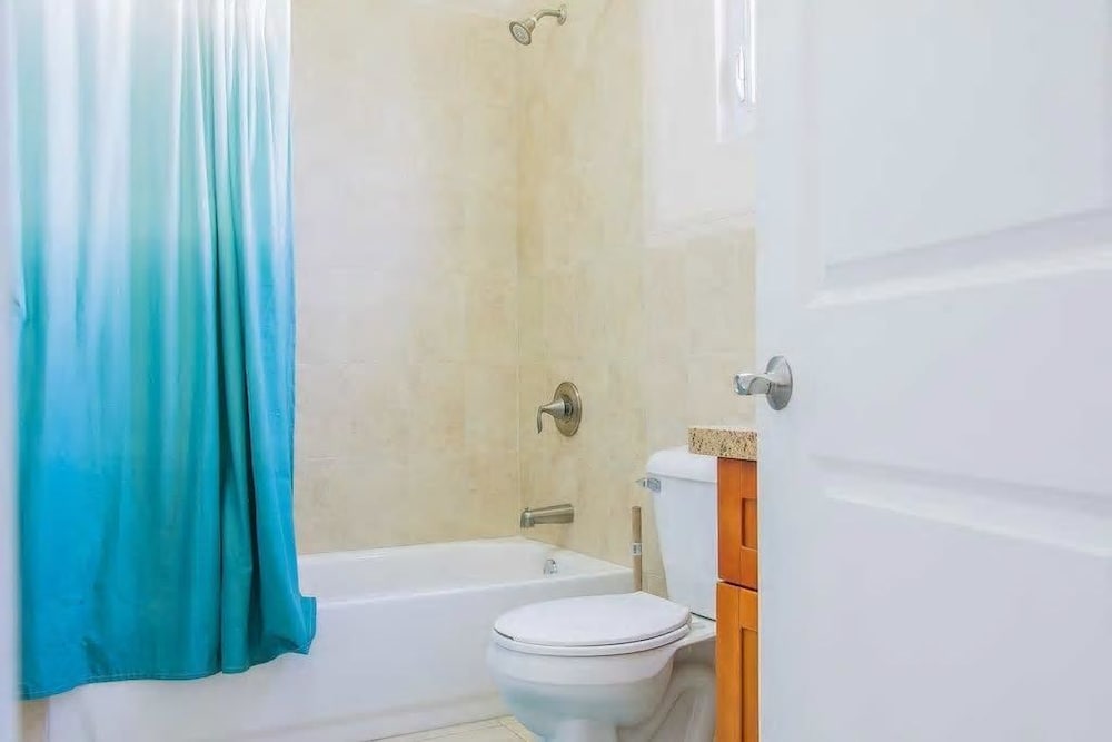 New Kingston Guest Apt at Sonoma Estate