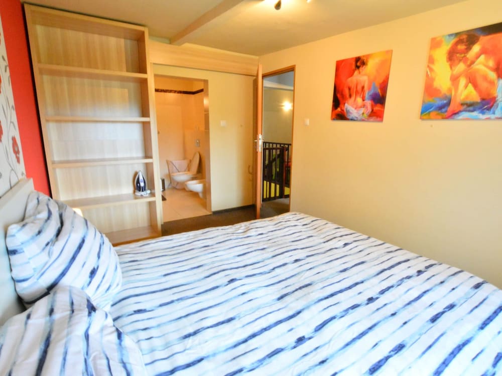 Cozy Cottage for 2 People Near the Sandy Beach view 5