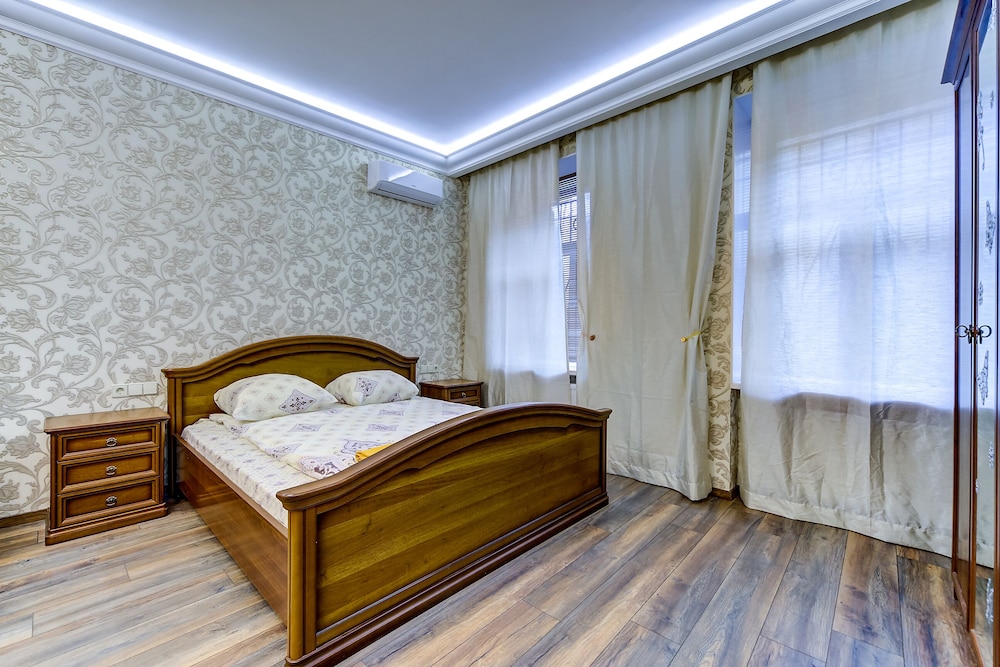 STN Apartments on Karavannaya