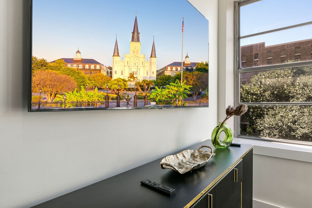 New Orleans Vacations - Modern 4BR Condo in the Heart of NOLA - Property Image 24