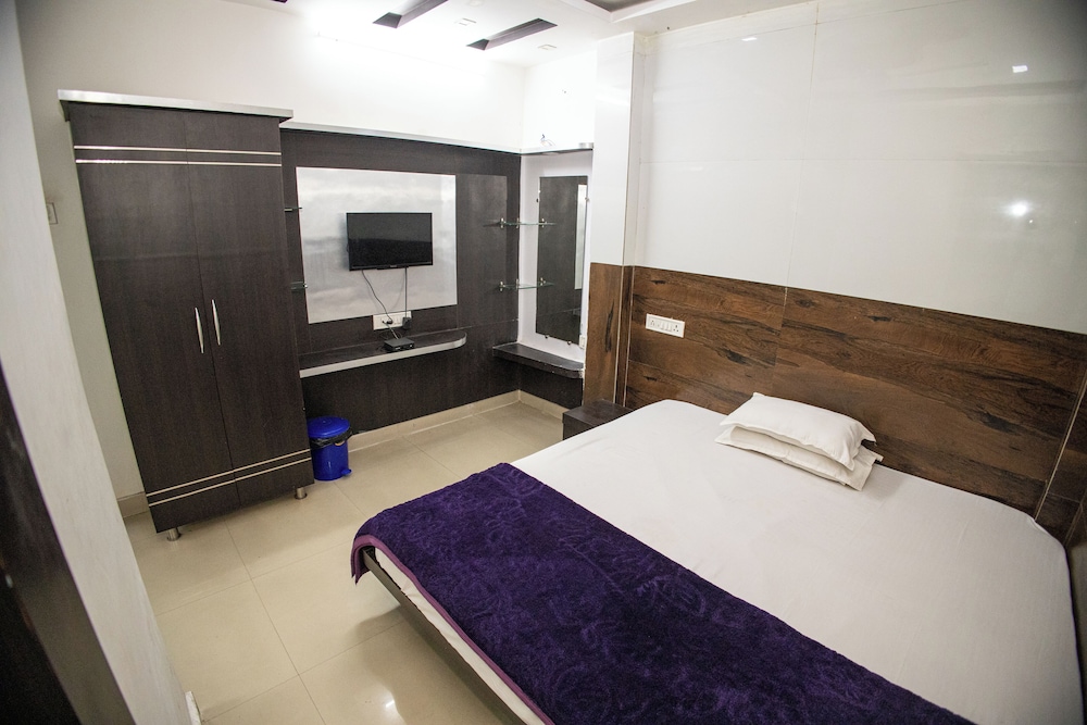 Sri Residency