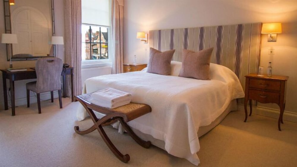 Newmarket Vacations - The Jockey Club Rooms - Property Image 45