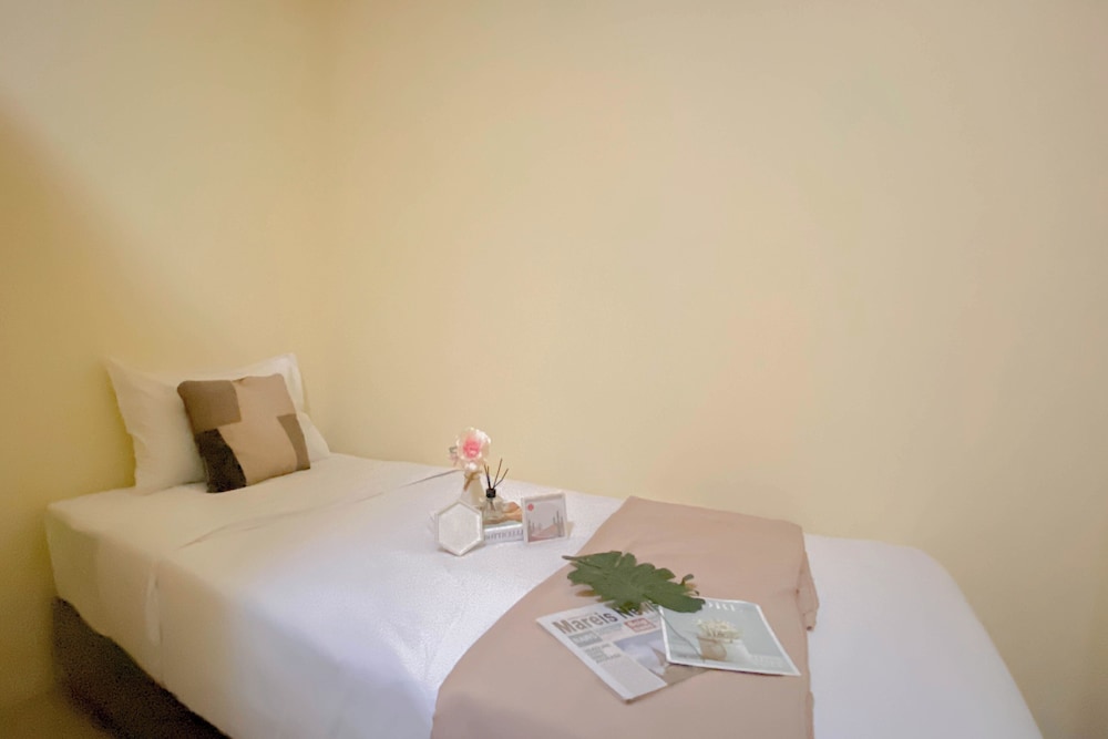 Comfy 2BR Apartment at Woodland Park Residence