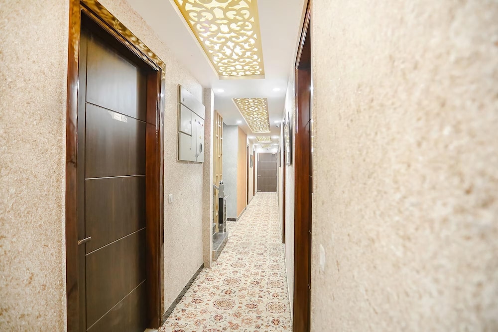 Fabhotel Signature Inn I