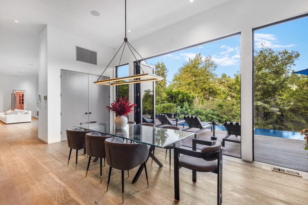 Beverly Glen Hillside Haven
