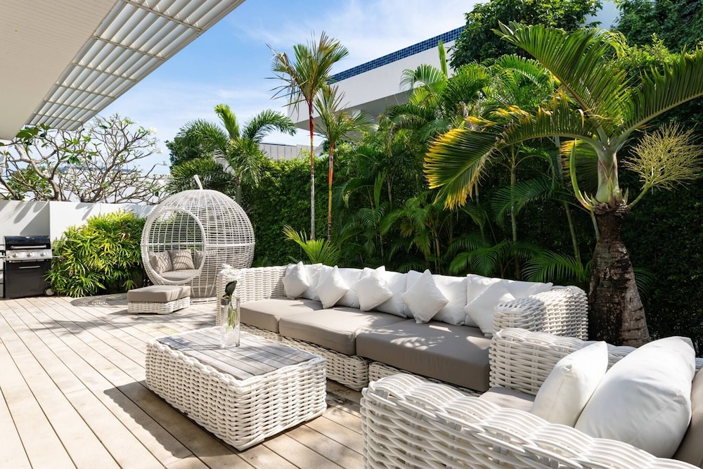Luxury Sea View Pool Villa L at Unique Residences