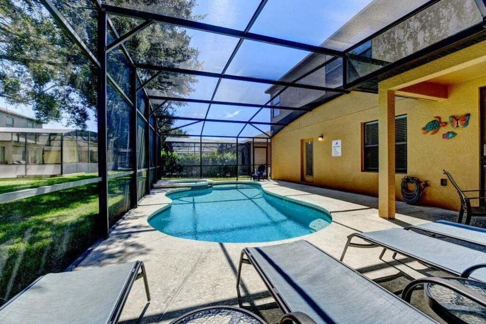Spacious 6br Villa W/ Private Pool near Disney 6 Bedroom Villa