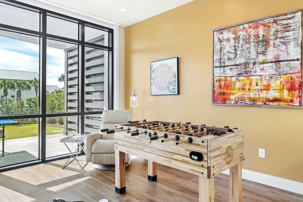 Crest One by Avantstay Rooftop Views, Pool Access, Golf Cart Included