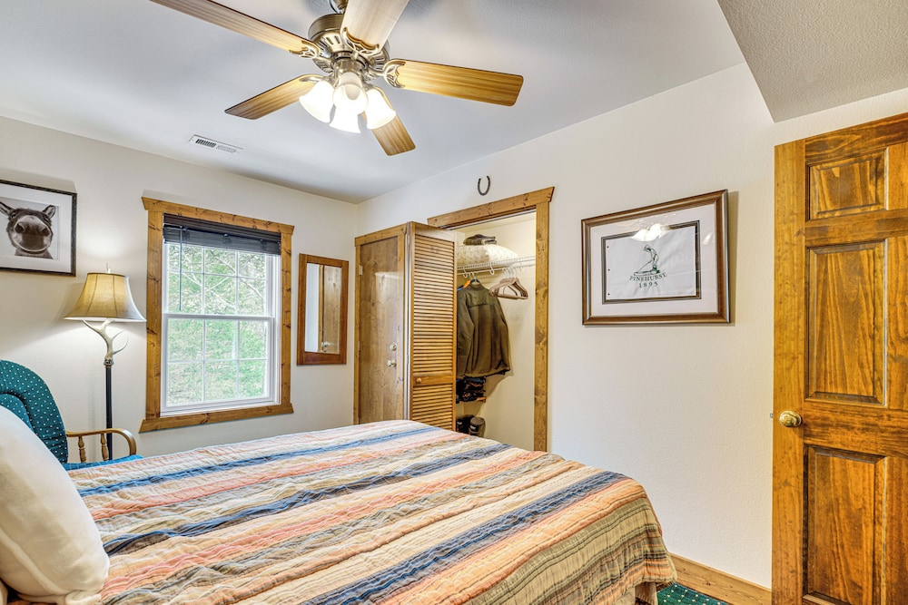 'the Lodge at Crider Creek' Getaway on 140 Acres!