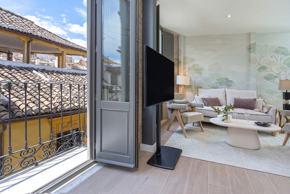 Exclusive 2-bedroom Near the Cathedral. San Matías I