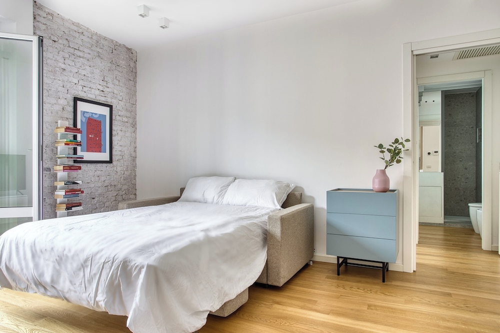 Modern Flat Near Historic Castle