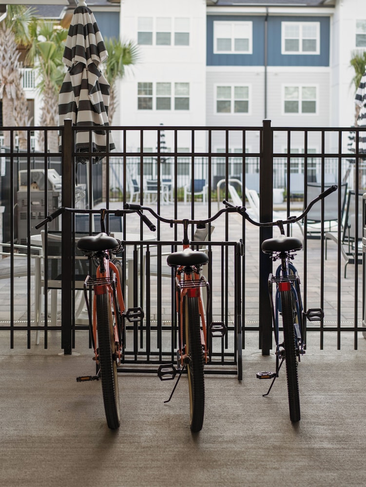 Luxurious Apartments - Pool Gym Bikes