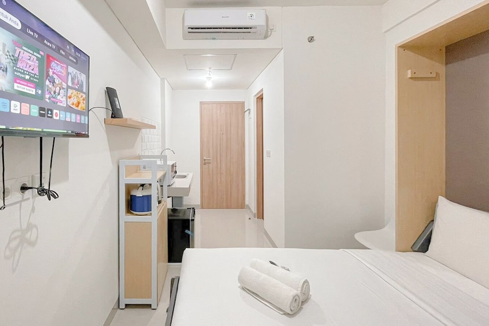 Practical Studio (No Kitchen) Near Unhas Bandaraya - Tallasa City Makassar Apartment