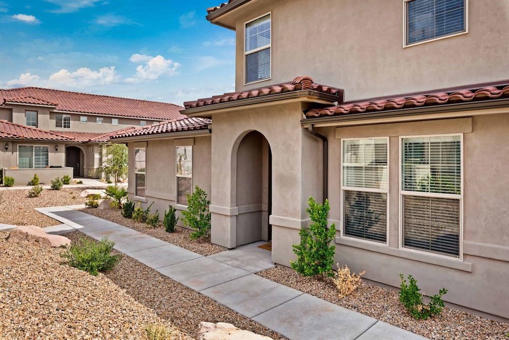 The Sunnyside Haven by RedAwning view 4