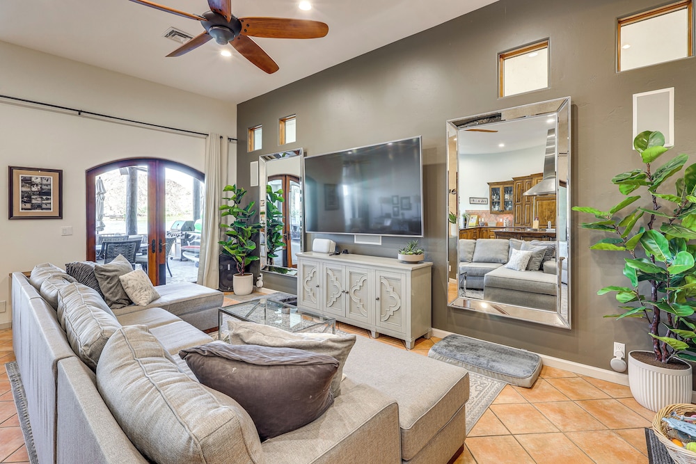 Game Room + Dock: Riverfront Escape in Parker!