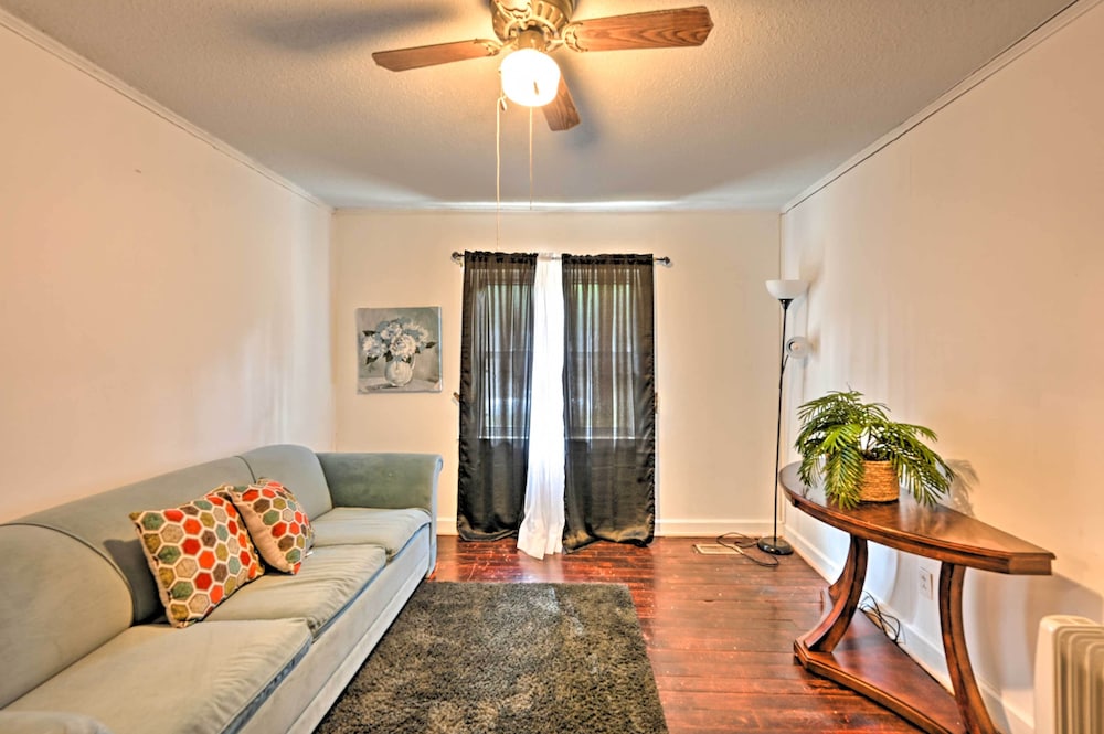 Blounts Creek House w/ Yard - Pets Welcome!