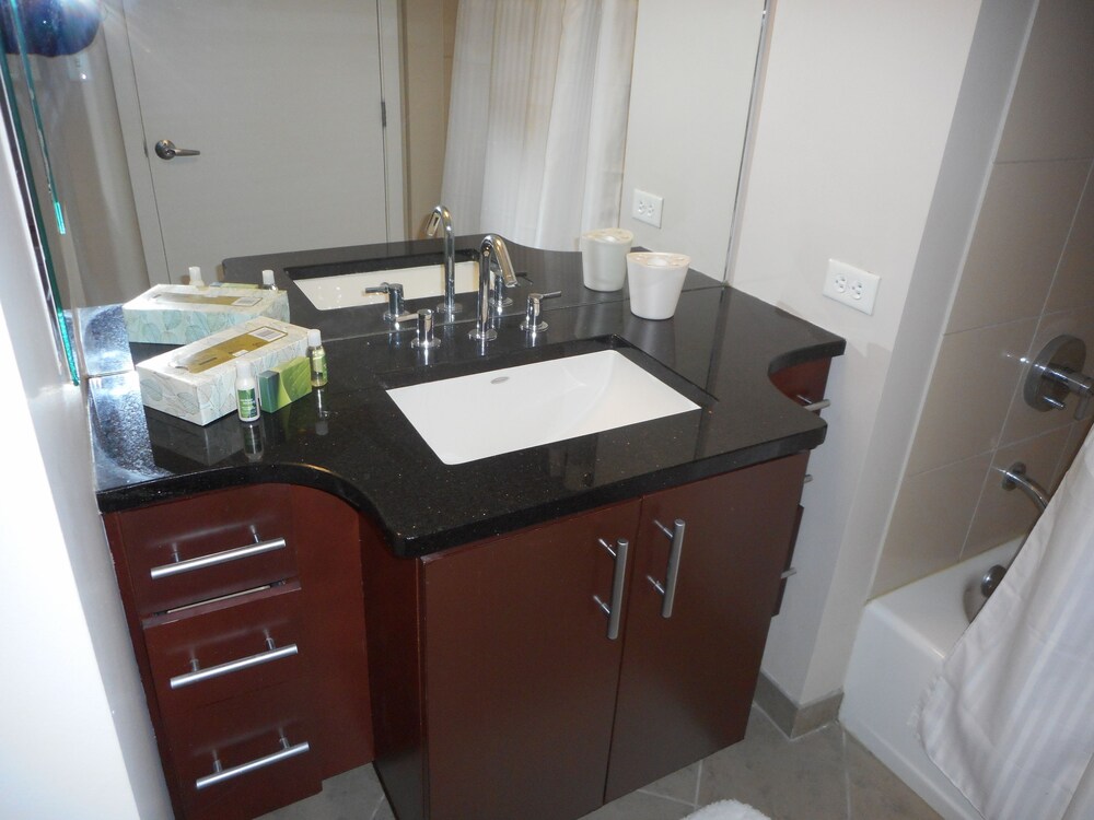 Weichert Suites at Arlington Courthouse
