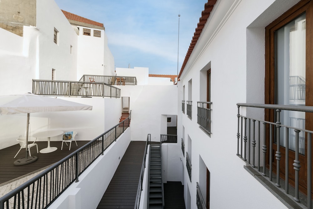 Porta da Arrábida Suites