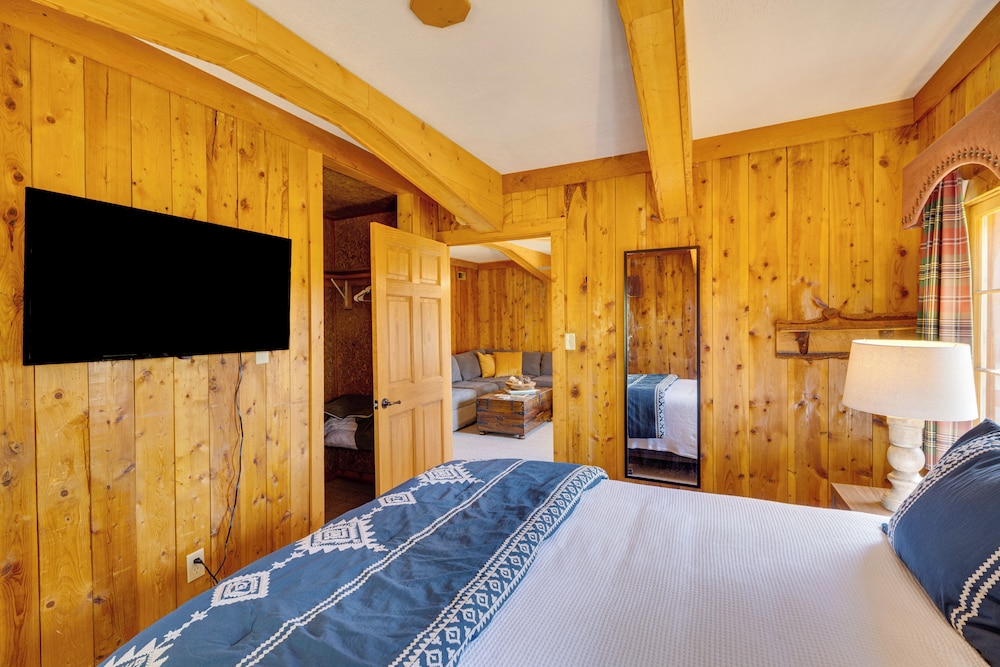 Pike National Forest Access: Secluded Divide Cabin