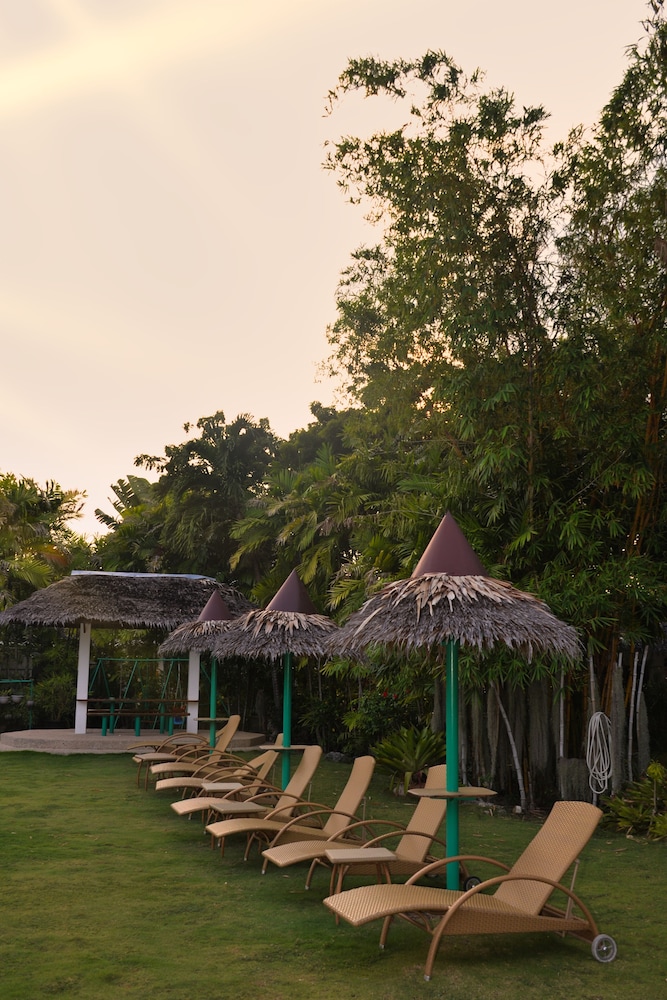 Marcosas Cottage Resort