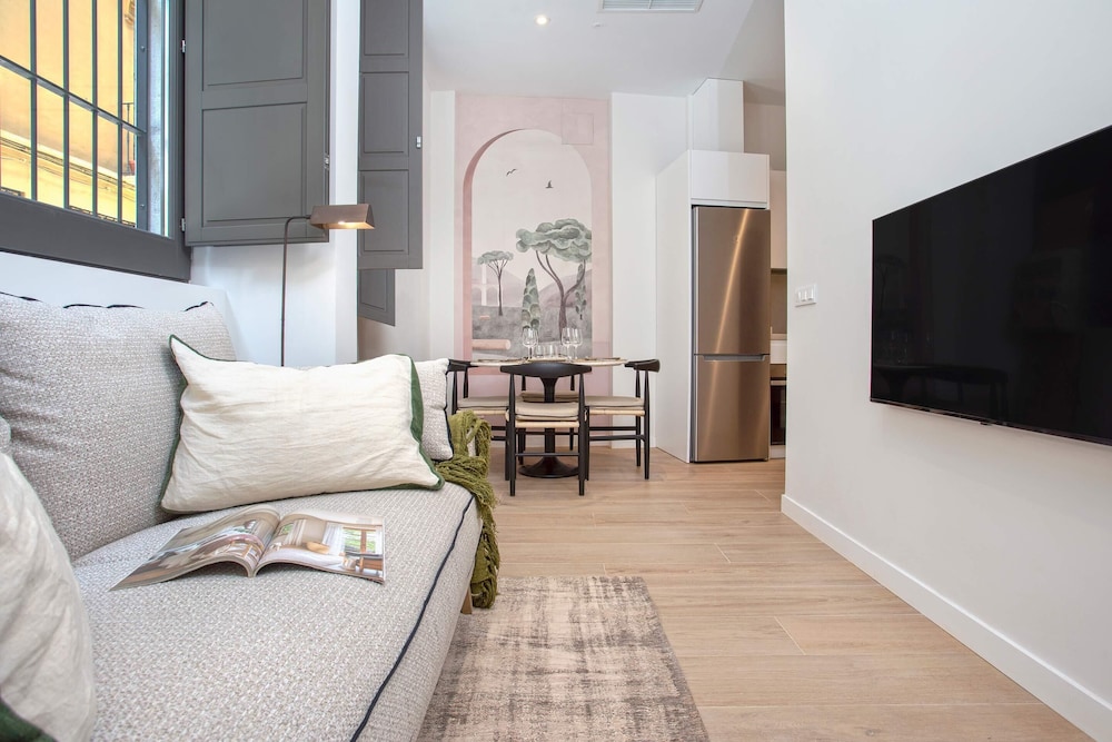Exclusive 2-bedroom Near the Cathedral. San Matías I