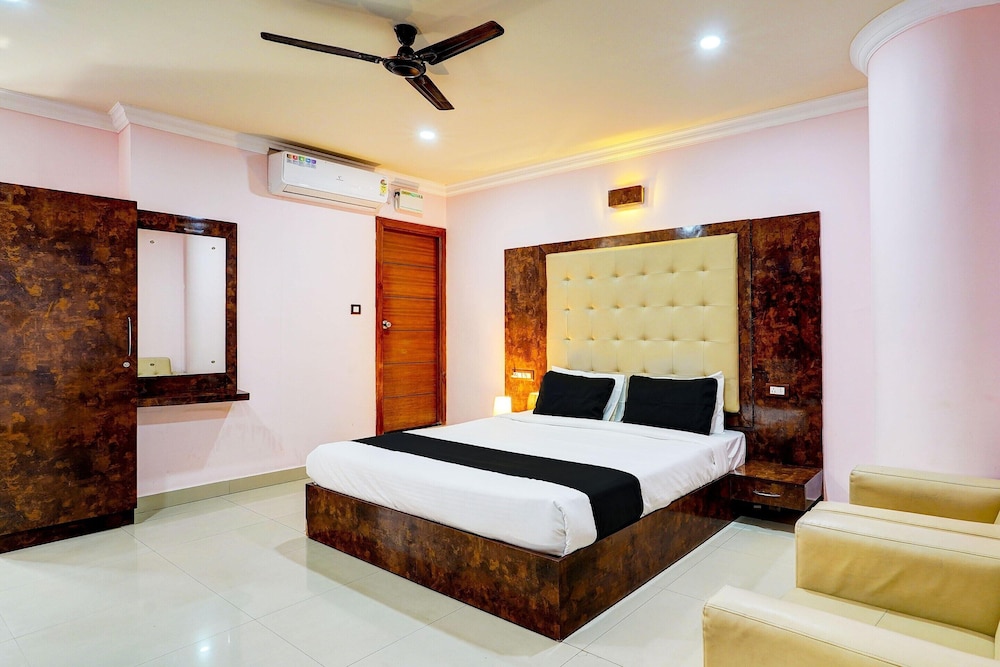 Stylish Stays at MG Road Near Commercial Street