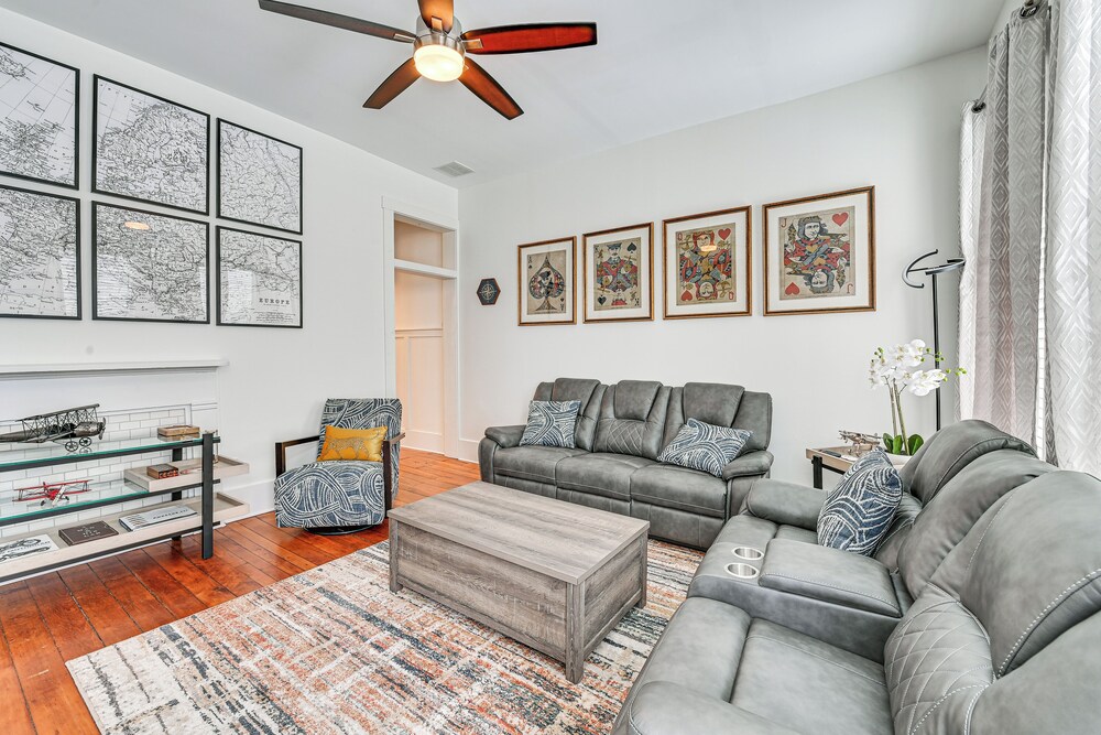 Family-friendly Louisville Gem: Prime Location!
