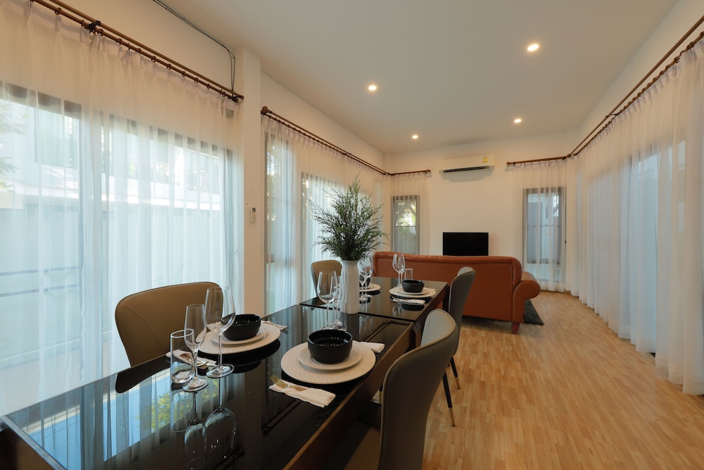 Thonglor Villa Hotel Chiang Mai