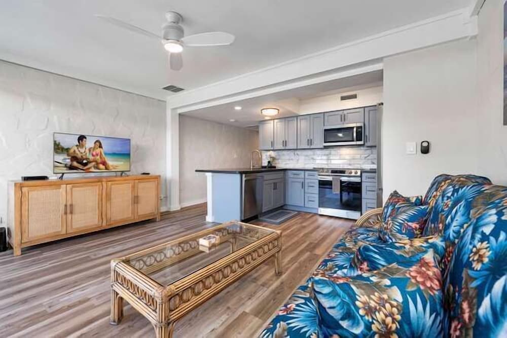 Ocean Views - No Stairs! - In Unit Washer/dryer - BBQ - Vrkcv