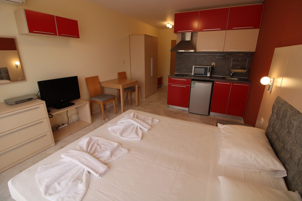 River Park - Menada Apartments