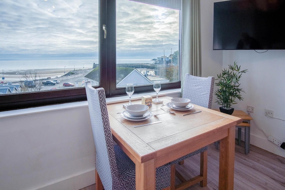 The Lighthouse - 1 Bedroom Apartment - Saundersfoot