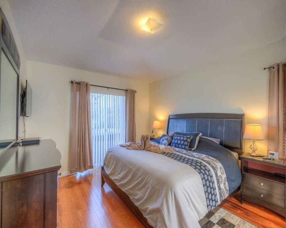 Ref 04 Superb 4 Bed Villa With Lake View Private Pool - Image 2