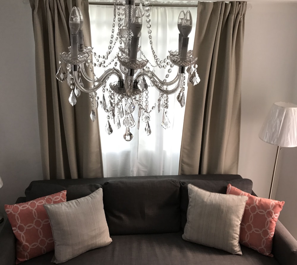Chandelier 102