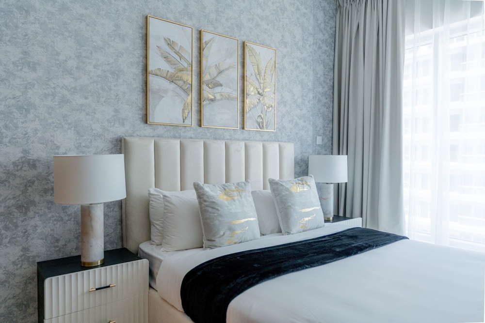 Iconic 2BR in Skycourt Dubailand