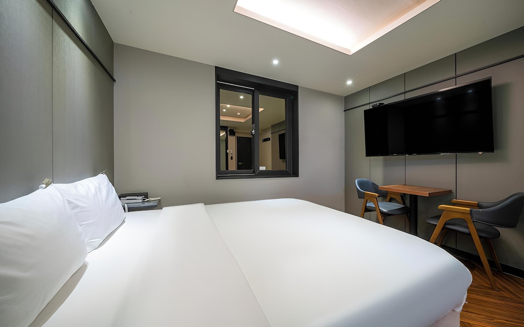 Busan Daeyeondong Hotel Smith