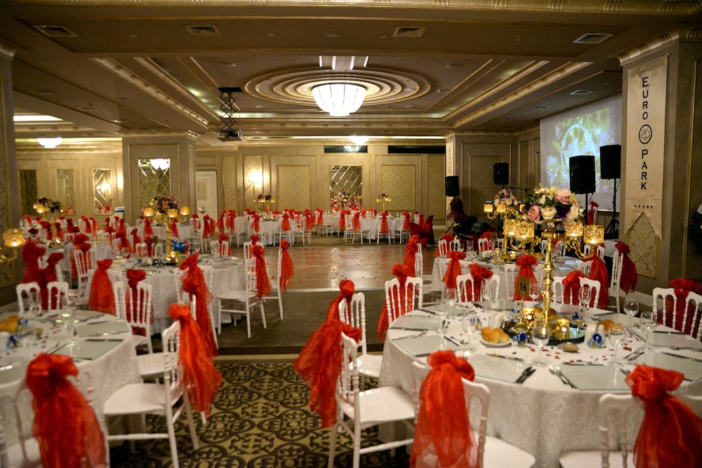 Euro Park Hotel - Image 35