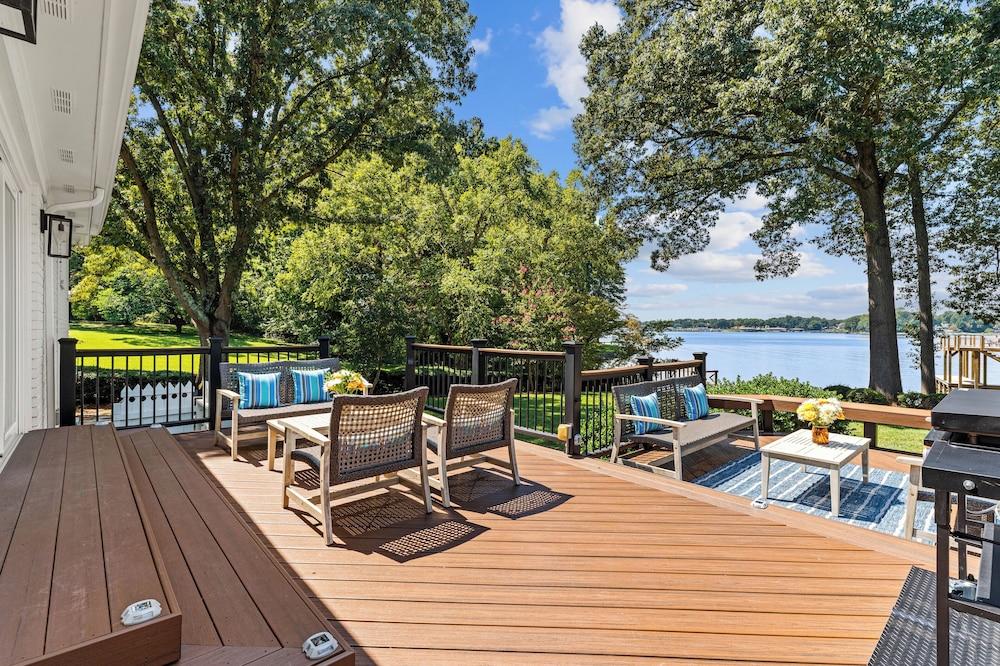 Lakefront Living W/optional Boat Rental