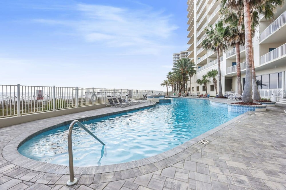 Admirals Quarters 508- Luxury Beachfront Condo 3 Bedrooms 3 Baths 5th Floor