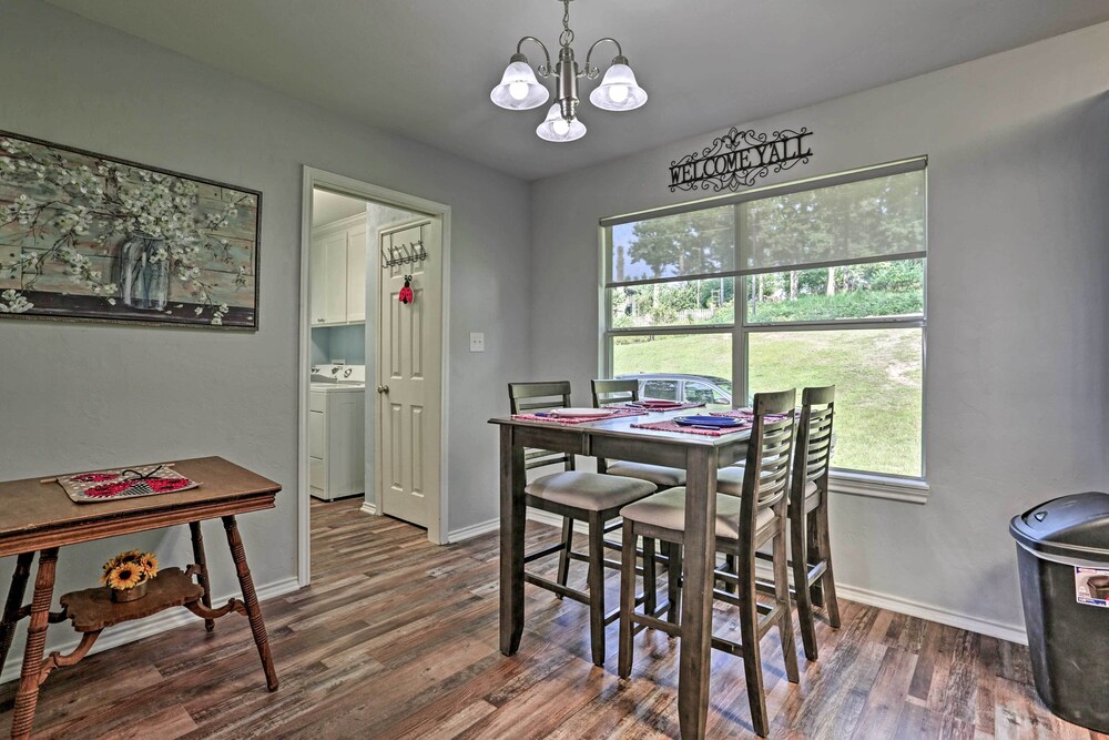 Relaxing Texas Getaway, 1 Mile to Boat Ramp! - Property Image 11