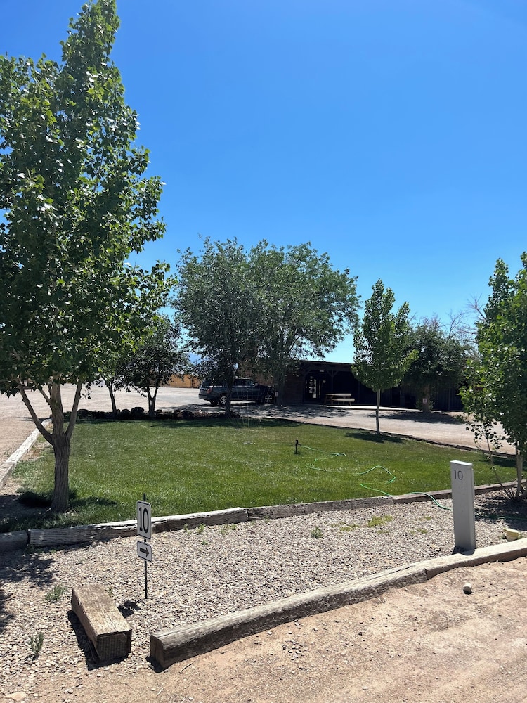 Dukes Slickrock Campground & RV Park