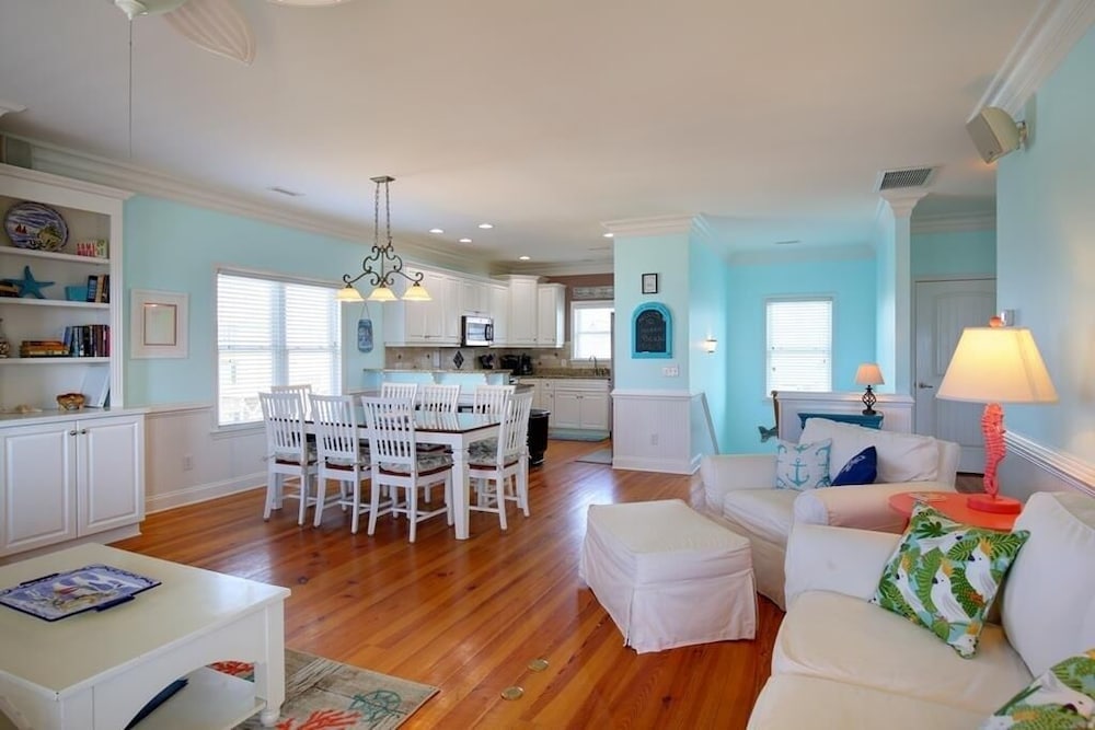 Halfway To Heaven 5 Bedroom Home by RedAwning
