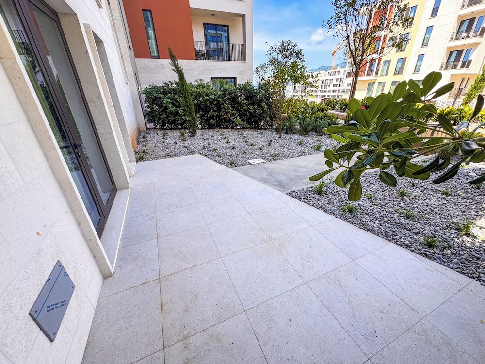 Qumi Porto Suites