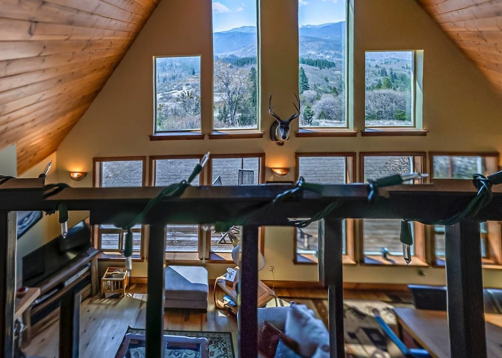 Ashland Vacations - Sunset Chalet - 2600 Sq.ft. Multi-seasonal Retreat - Property Image 25