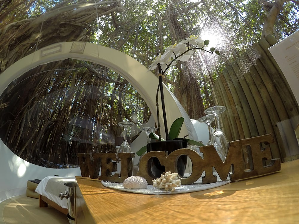 Bubble Lodge Ile aux Cerfs Island 37