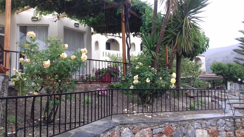 Apartment Hotel Irida