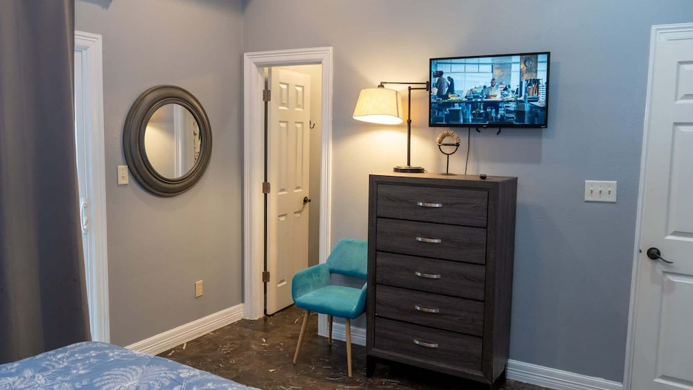 100 Steps To Beach Great Value Pool 2 Bedroom Apts