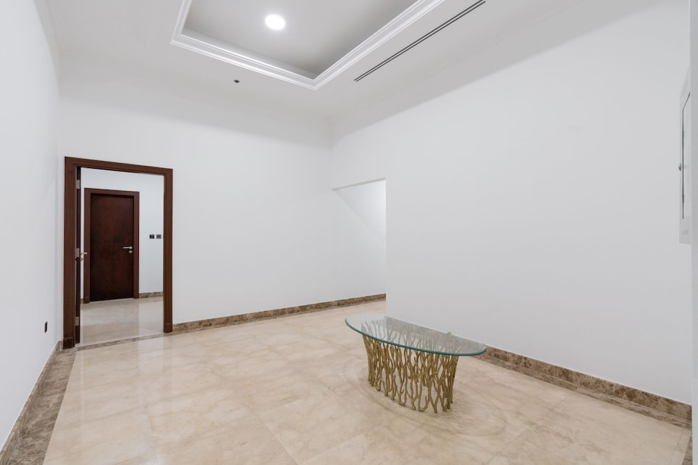 4BR Maid Penthouse w Pool and Jacuzzi
