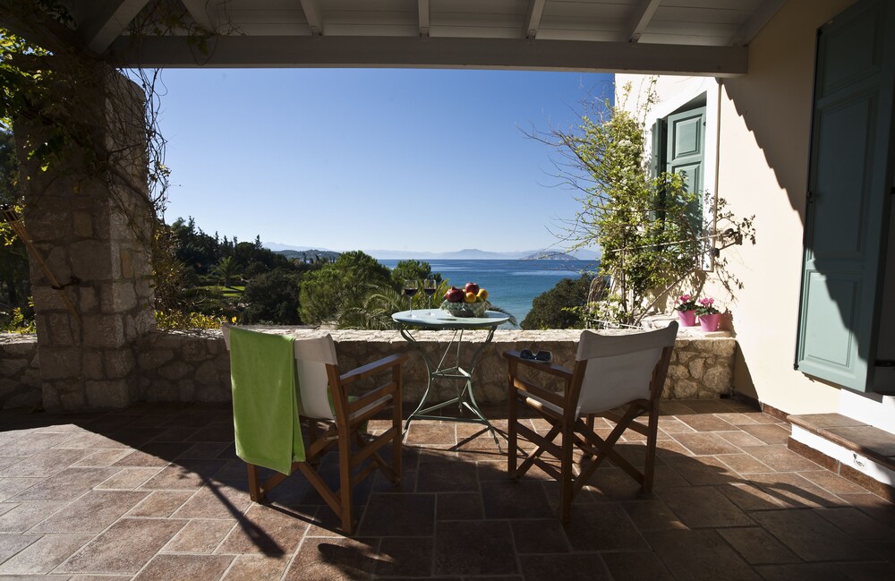 Electra Beachfront Villa