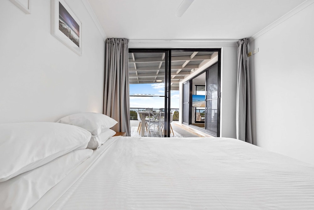 Beachside 3-bed With Bbq, Pool, Gym